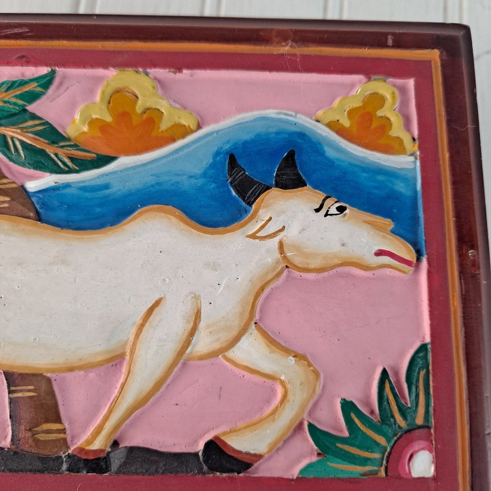 Hand Carved & Painted Wooden Trinket / Keepsake Box - Picture 4 of 10